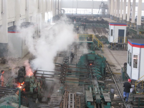 唐山无缝钢管厂家生产车间